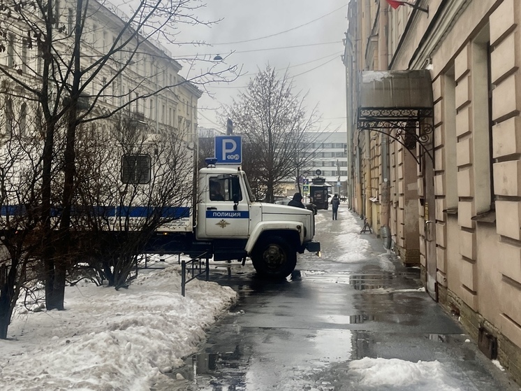 Мурманскому приставу дали условный срок за взятку