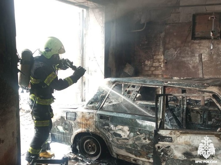 Во Мценске из-за горящего авто едва не произошёл взрыв