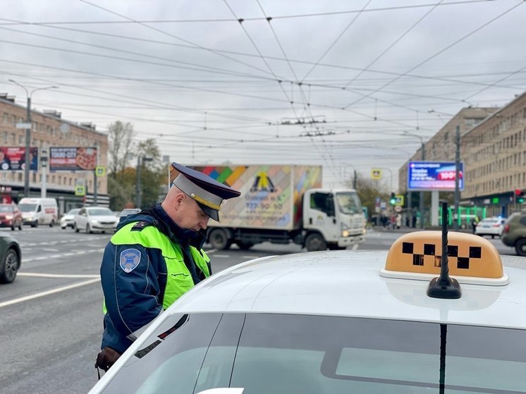 Больше всего нелегальных таксистов выявили в Тосненском районе