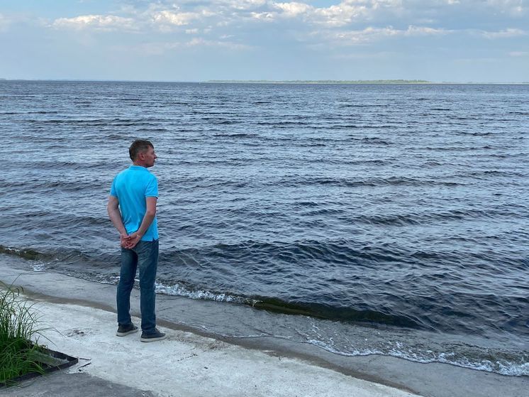 Волгоградский рыбак выловил гигантскую щуку в Саратове