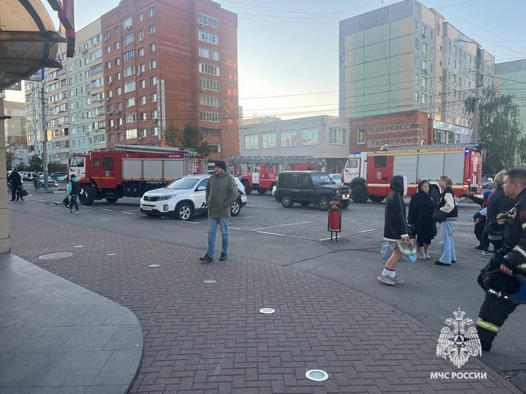 Тульские спасатели потушили пожар в ресторане на улице Ложевой