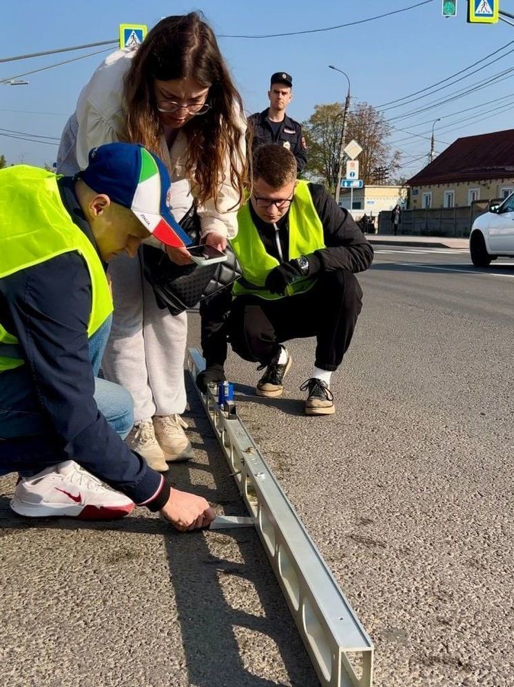 В Орле независимая комиссия снова оценит качество асфальта на улице Городской