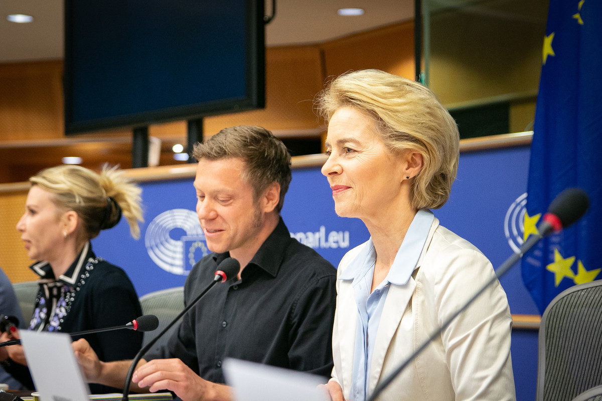 Von der Leyen: the European Union is discussing emergency measures for its neighbors with Russia