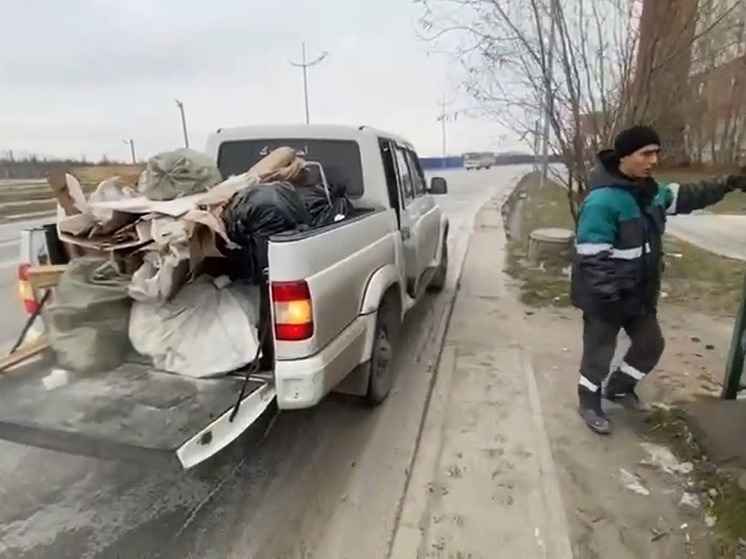 Строители в Новом Уренгое попались с поличным при попытке забить мусорные баки бетоном