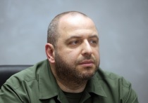 Министр обороны Украины Рустем Умеров заявил, что США обсуждают с украинскими властями снижение возраста мобилизации, поскольку в Вашингтоне хотят понять, почему Киев не отправляет на передовую украинцев в возрасте от 18 до 25 лет. Видео с заявлением Умерова представлено в телеграм-канале агентства «Укринформ» 