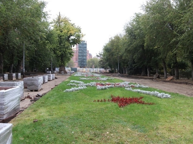 В центре Волгограда демонтировали плитку возле Вечного огня