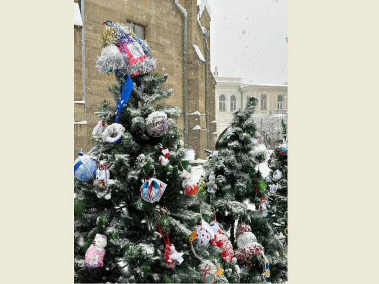 Власти Кисловодска отказались от закупки новых новогодних украшений