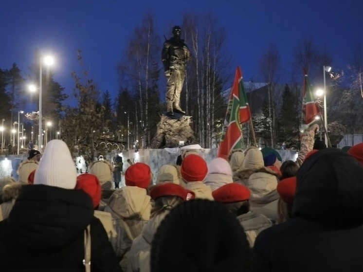 Сквер памяти героев военных конфликтов открыли в Ноябрьске