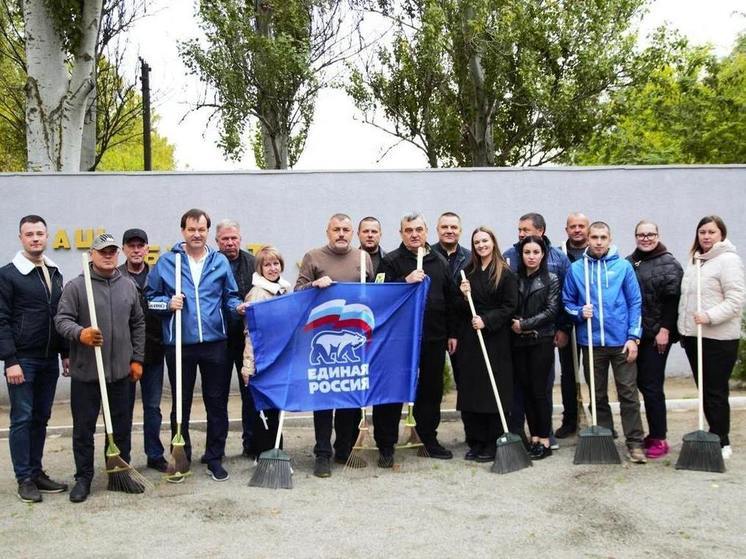 В Мелитополе прошёл субботник накануне Дня города и Дня освобождения