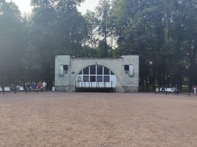 В Таврическом саду обновят здания шахматно-шашечного клуба и спортивного павильона
