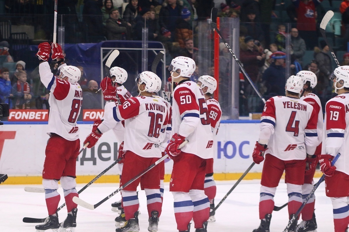 «Локомотив» уверенно обыграл «Барыс» в матче КХЛ