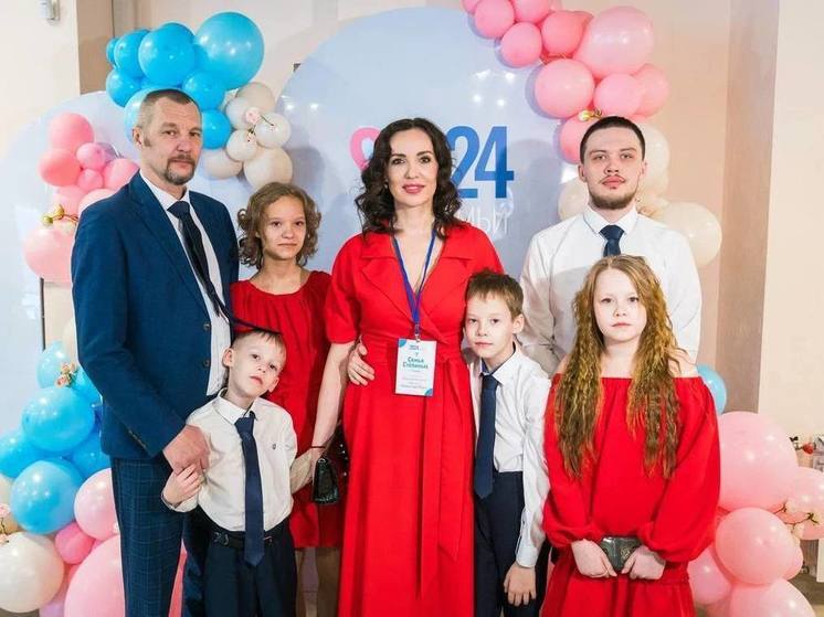 Руслан Кухарук поздравил всех пап автономного округа с Днем отца
