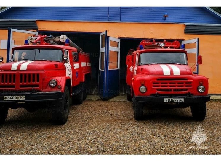 В Духовщине на дороге загорелся автомобиль