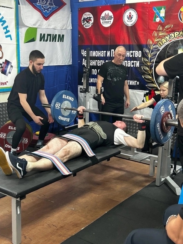 В Коряжме прошел чемпионат Поморья по пауэрлифтингу