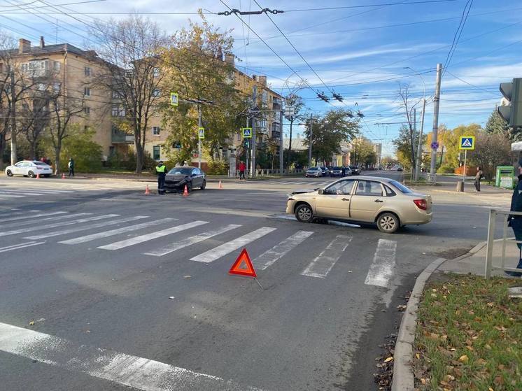 Женщина, мужчина и ребенок пострадали при ДТП в Вологде