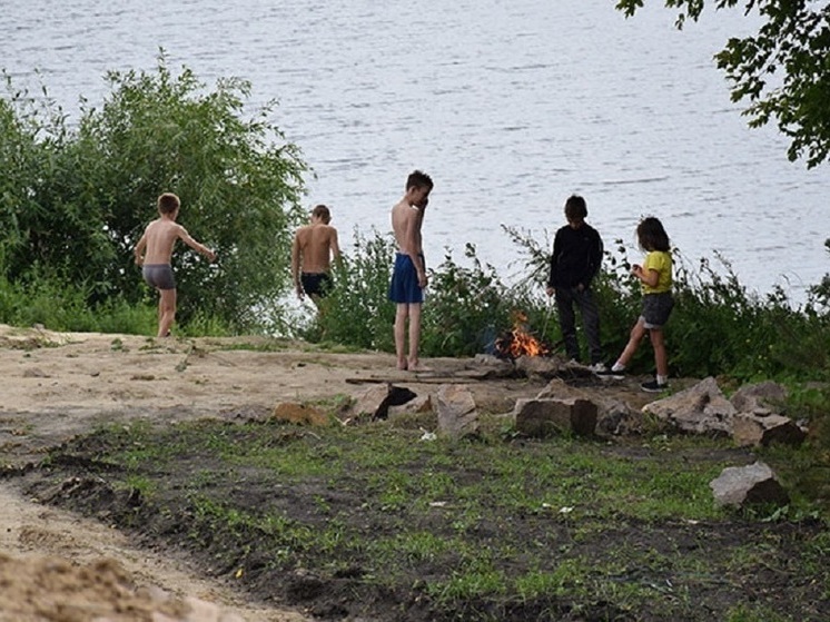 Нижегородским детям запретят ходить на пляж без взрослых