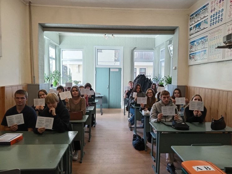 Благодаря поддержке Калининградской мэрии 17 юношей и девушек получили права