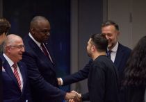 Министр обороны США Ллойд Остин прибыл в Киев с необъявленным визитом для проверки адекватности главы киевского режима Владимира Зеленского после его необоснованных требований о военной помощи