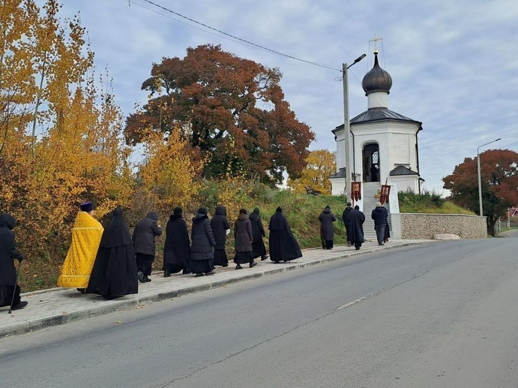 В псковском Снетогорском монастыре почтили память Московских святителей