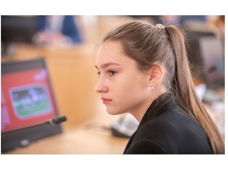 Василий Анохин обсудил со смоленской молодёжью проект обновления базового лагеря в «Голоёвке»