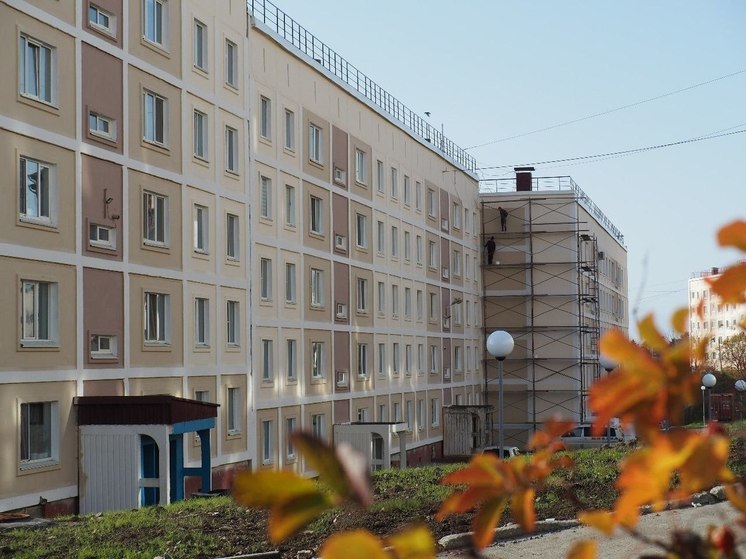 Ремонт фасадов МКД в Корсаковском районе близится к завершению