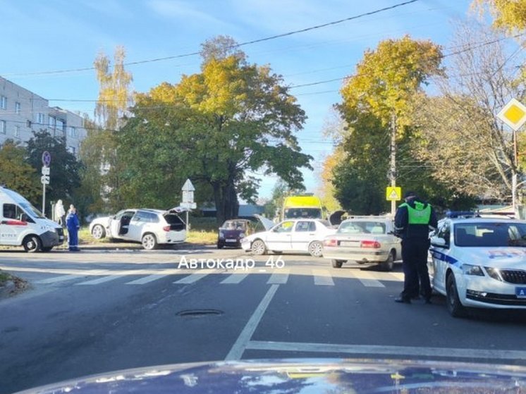 В Курске в ДТП на Большевиков пострадали 2 человека