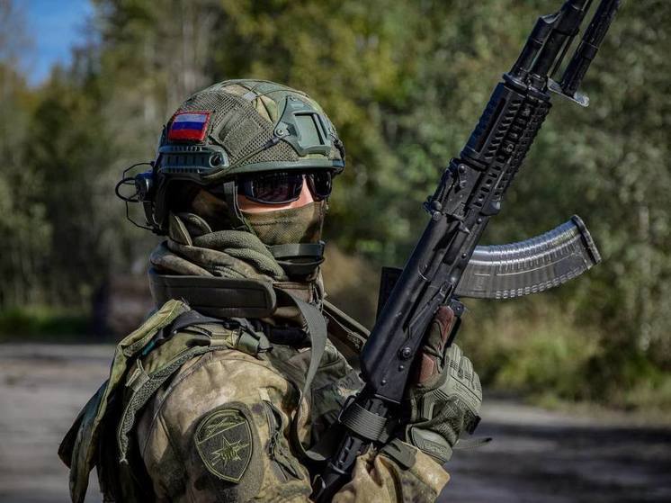 Юноши узнали, что такое служить Родине от военнослужащих Управления Росгвардии по Новгородской области, которые приняли участие в открытии Спартакиады молодежи России допризывного возраста. Об этом сообщили в пресс-службе ведомства.