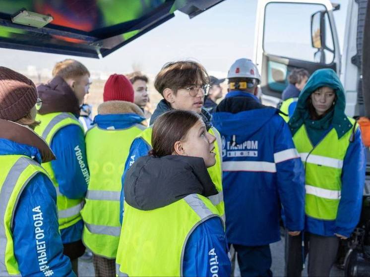 В международном аэропорту Омска прошла экскурсия для старшеклассников