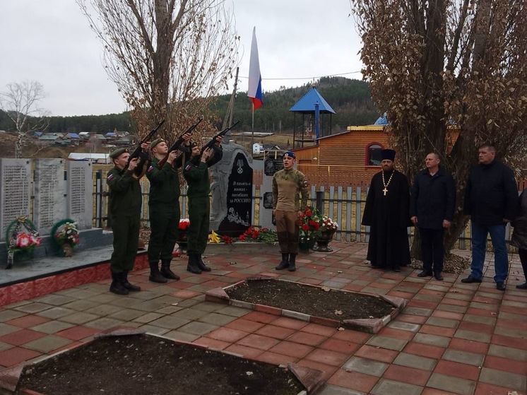 В Катав-Ивановском районе открыли памятник погибшим при исполнении воинского долга