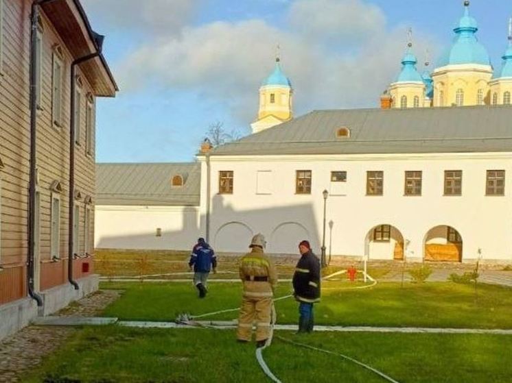 На Бога надейся, а сам не плошай: в Коневском монастыре прошли противопожарные учения