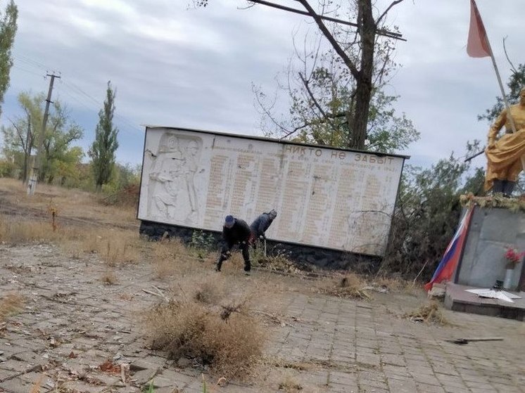 Жители Токмакского округа приводят в порядок памятники военной истории