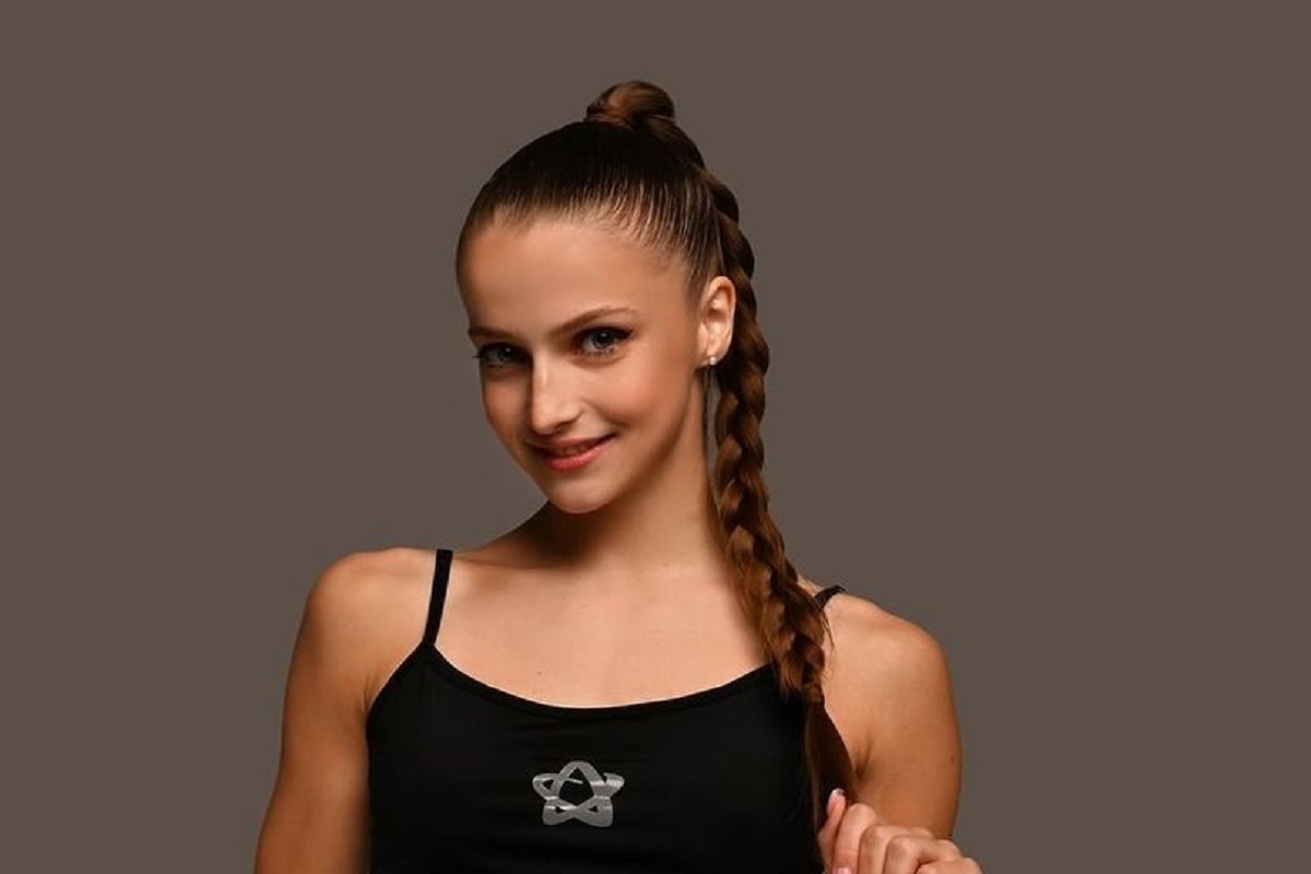 Милена Щенятская поделилась осенними фотографиями в нежном образе