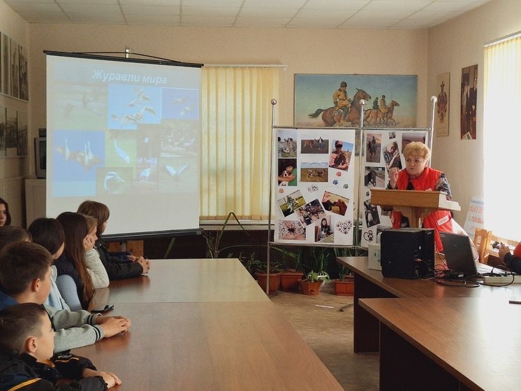 Заповедник "Аскания-Нова" провел акцию прощания с улетающими серыми журавлями