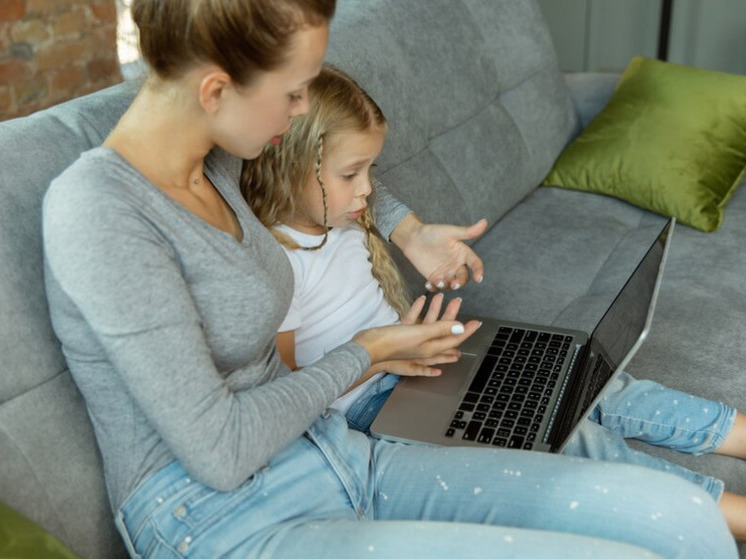 Родители в шоке  - школьники заказывают маски демонов, хвосты и рога