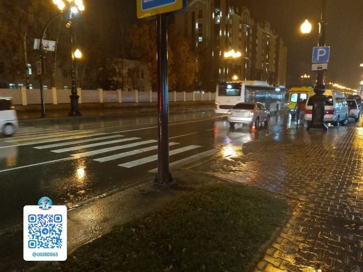 В Южно-Сахалинске пенсионерка попала под колеса седана на пешеходном переходе