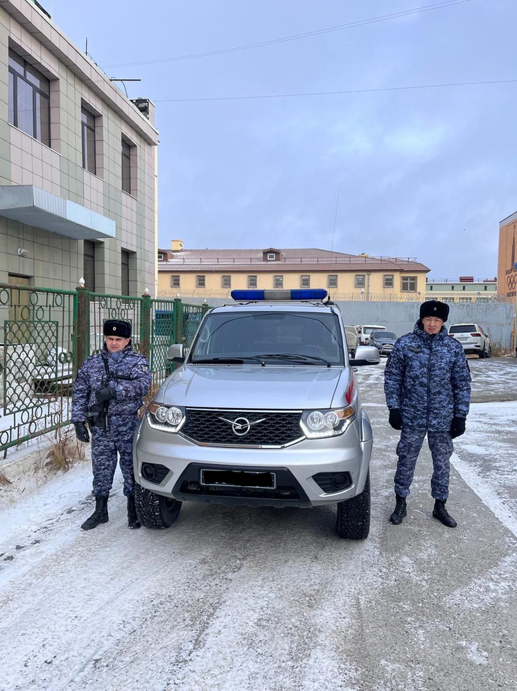 На Чукотке росгвардейцы задержали мужчину,  скрывавшегося от  суда