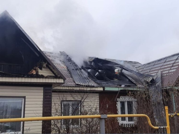 В Первомайском районе горел жилой дом