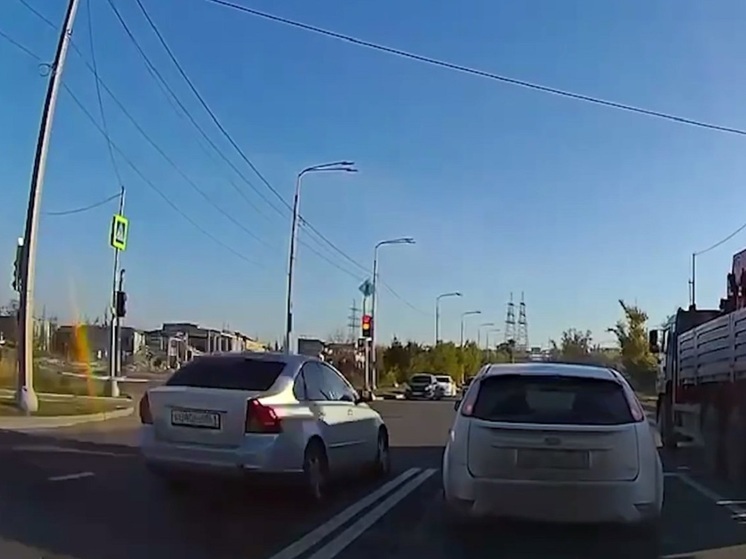 В Мариуполе иностранец на дороге создал аварийную ситуацию