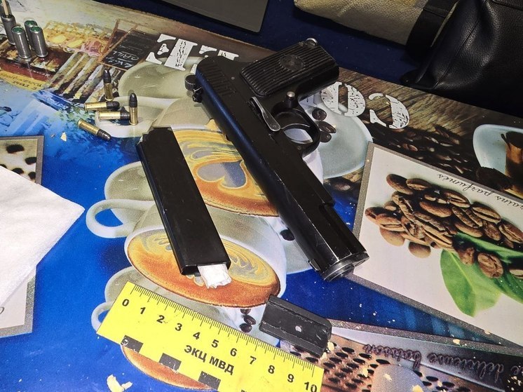 У жителя Донецка изъяли оружие и наркотики