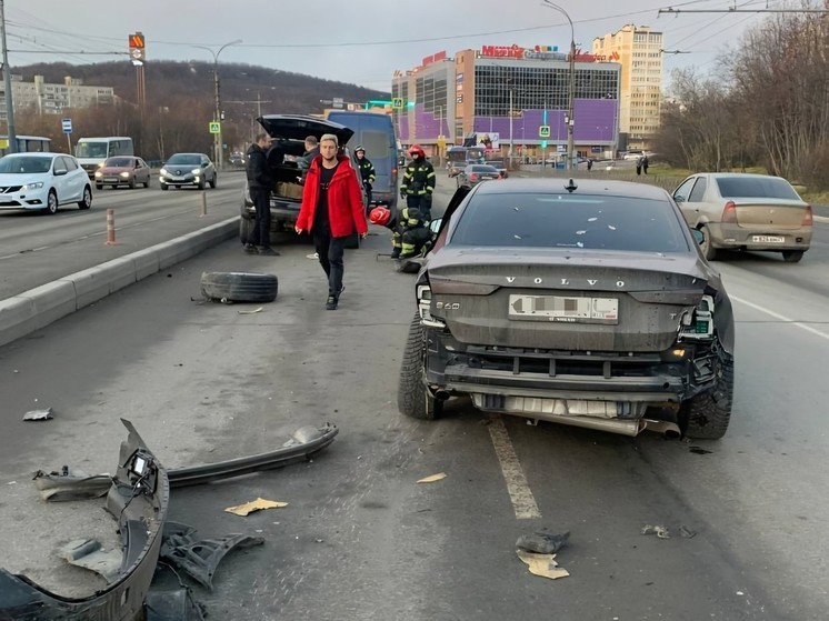 Четыре машины столкнулись в Мурманске