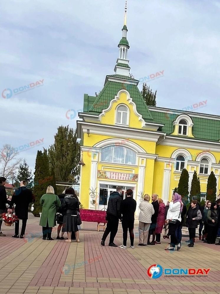 В Батайске похоронили 49-летнего бойца СВО