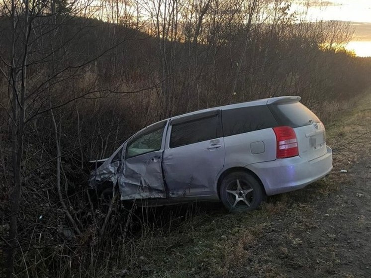 На Сахалине в лобовом ДТП пострадала автоледи