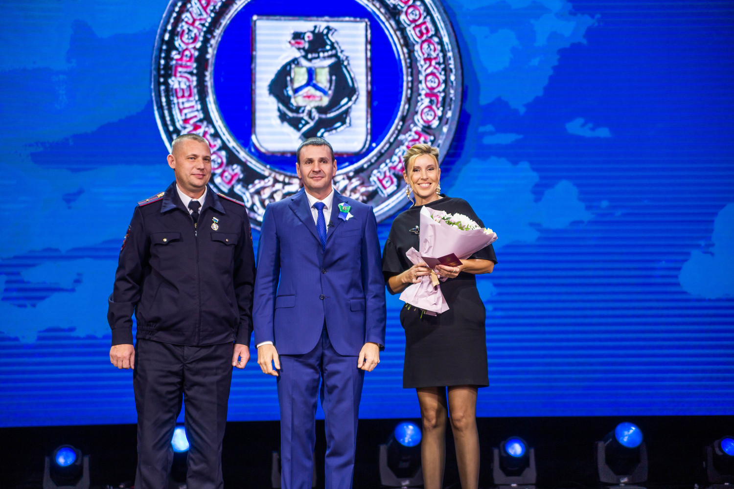 Торжественное собрание, посвященное 86-й годовщине со дня основания Хабаровского края, в лицах: фото