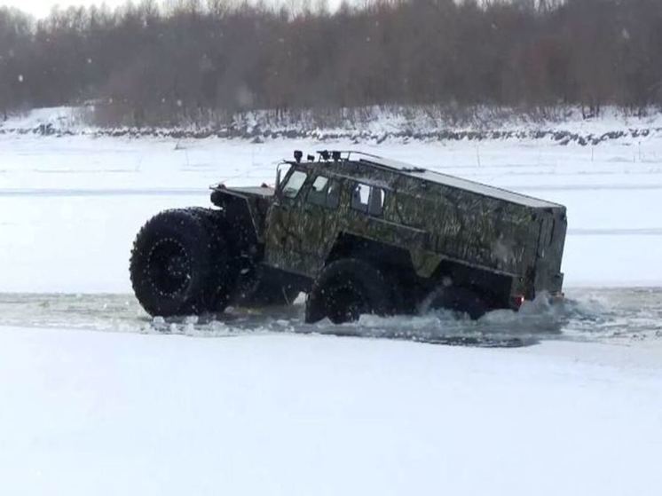 На переправе через реку в Анадырском районе погиб водитель "Хищника"