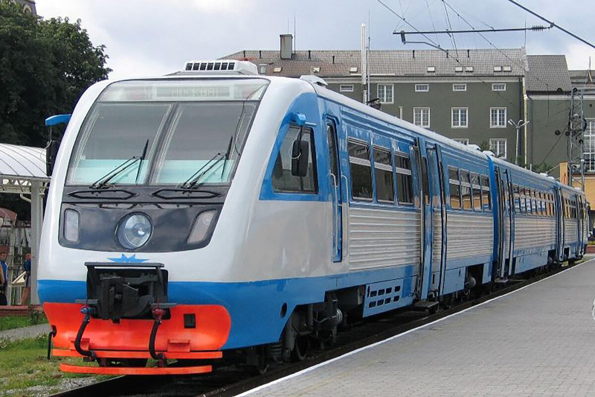 Электричка народная правдинск. Рельсовый автобус Калининград. Рельсобус в Калининграде. Рельсобус Гурьевск Калининград. Электричка Калининград Гурьевск.