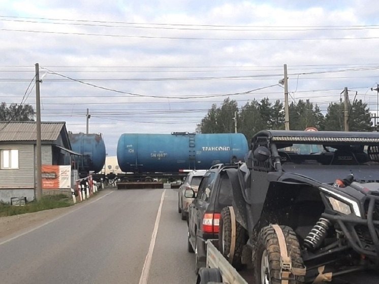 Более 800 нарушений ПДД зафиксировано на переездах СвЖД