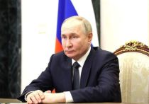 Президент России Владимир Путин, вопреки всем стараниям Запада, не превратился в изгоя и уверенно одерживает верх по всем фронтам