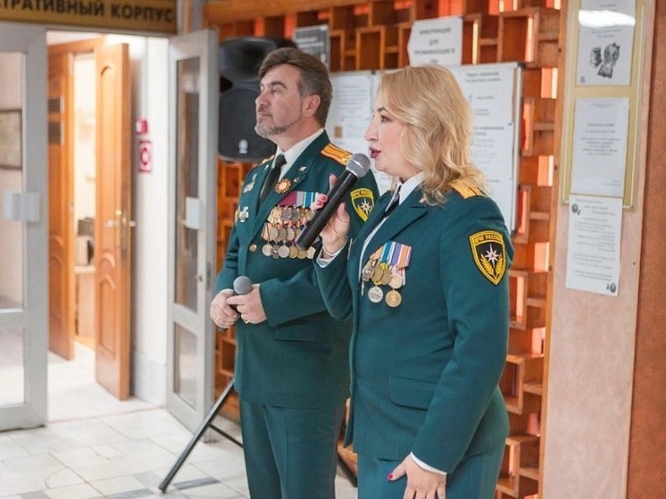 В курском ПВР пред жителями приграничья выступила агитбригада «Синий платочек»