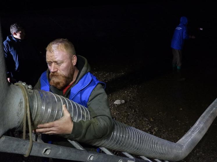 Красной рыбе — зеленый свет. В деревне Красное прошёл выпуск семги в Онегу