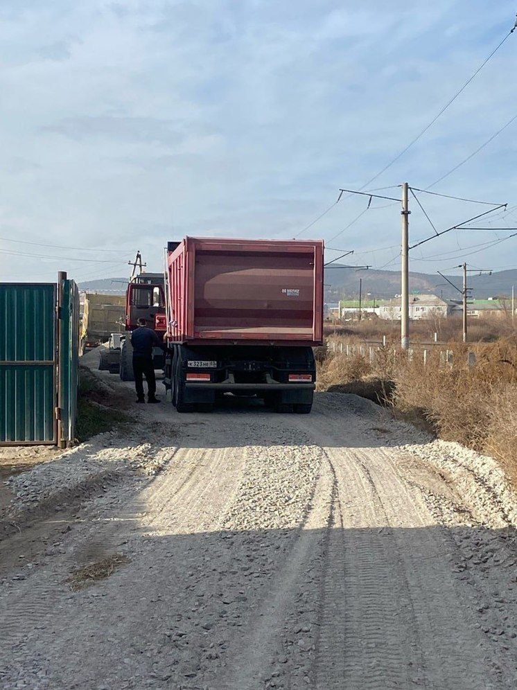 В Бурятии отсыпали дороги в дачных товариществах